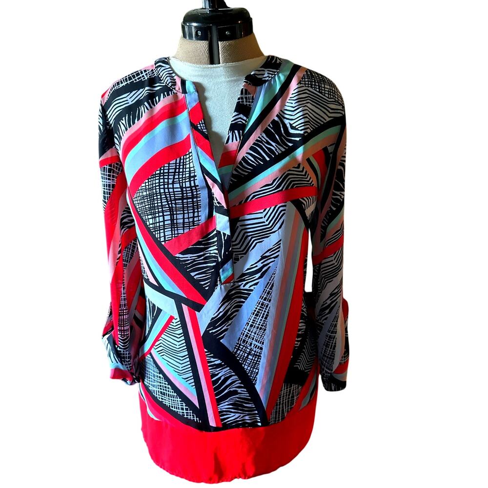 Valerie Stevens Geometric Print Slit Neck Tunic Top Small Roll Tab Sleeve